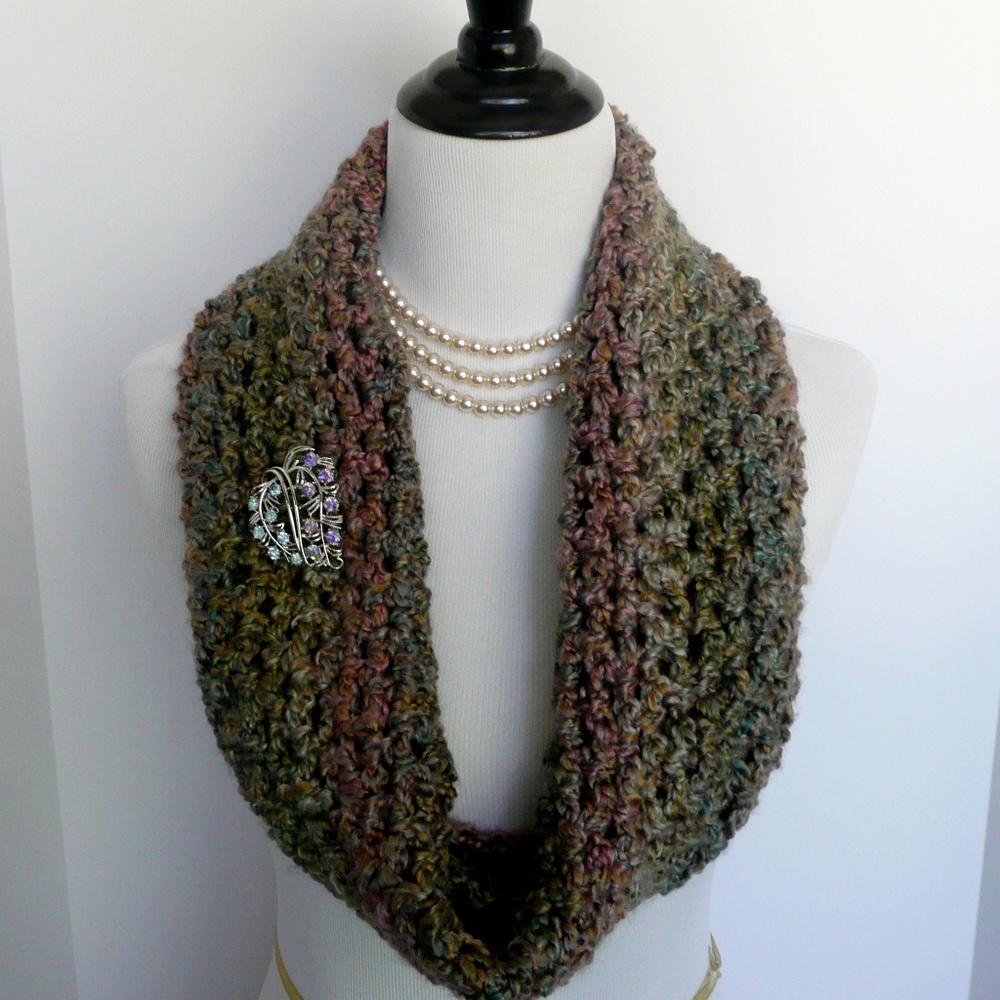 Handmade Warm Soft Cozy Chunky Yarn Grays Pinks Infinity Scarf Wrap